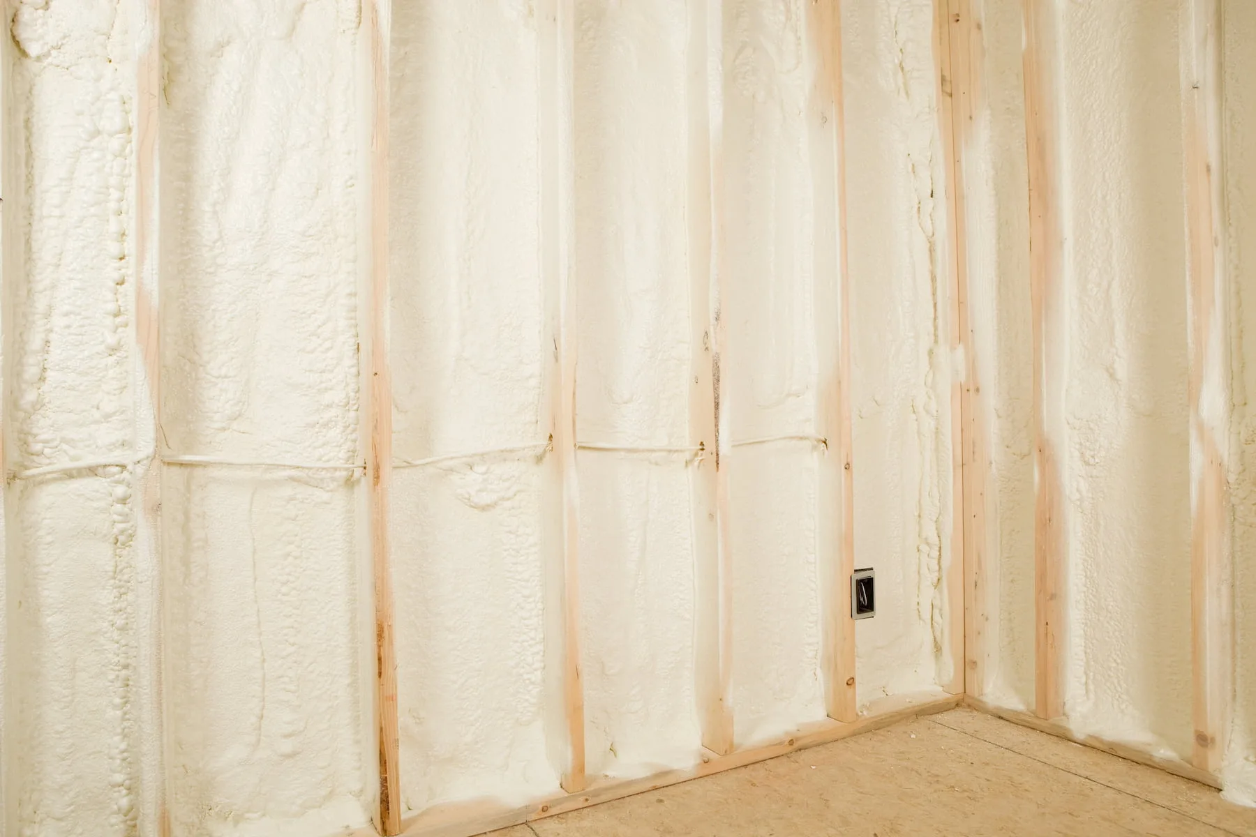 Wall, Ceiling, Basement Insulation - Why Spray Foam Insulation